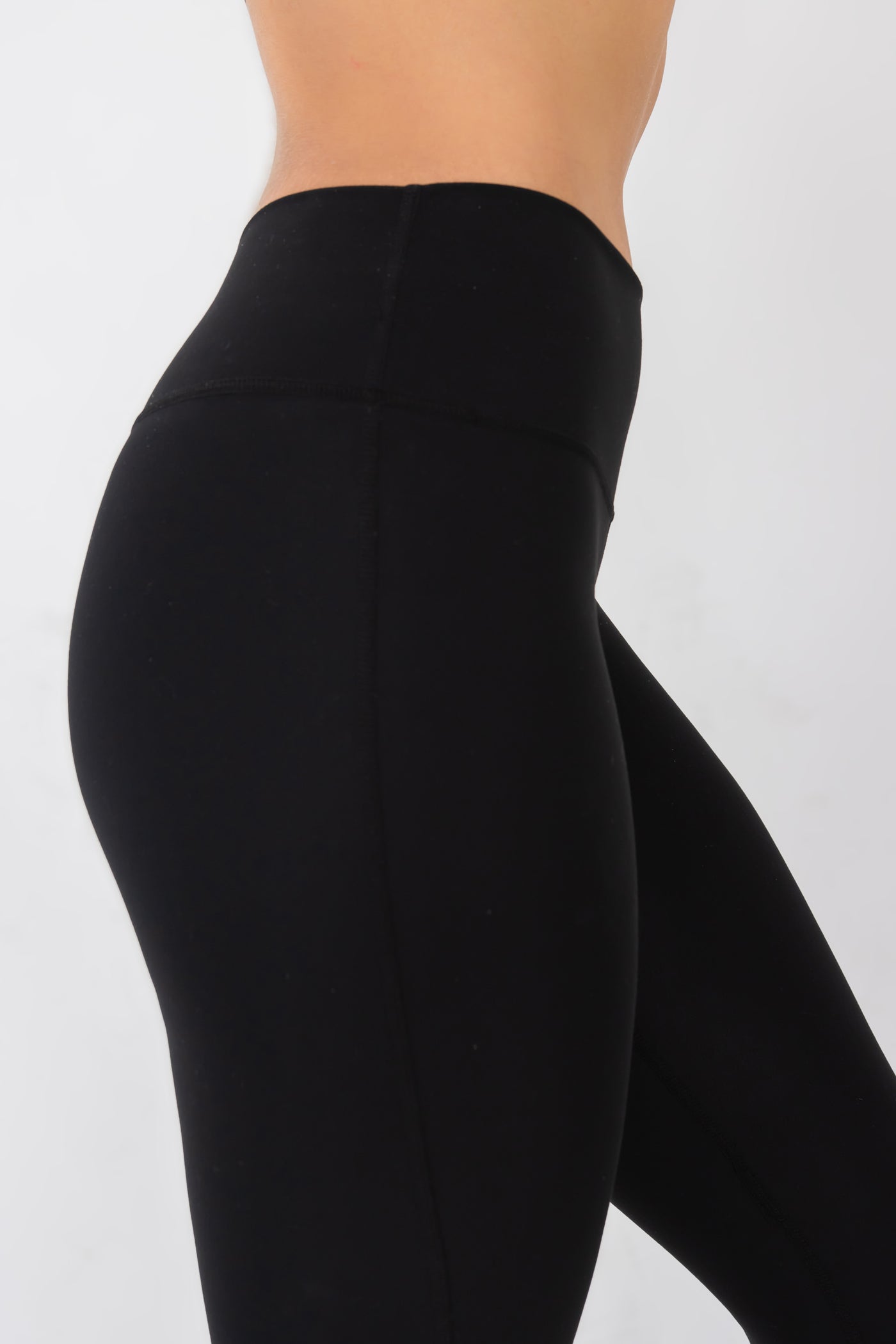 Barbell Luna Leggings-Black - photo from front detail #color_black