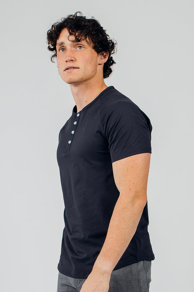 Scout Henley Short Sleeve - Cadet - photo from front in focus #color_cadet