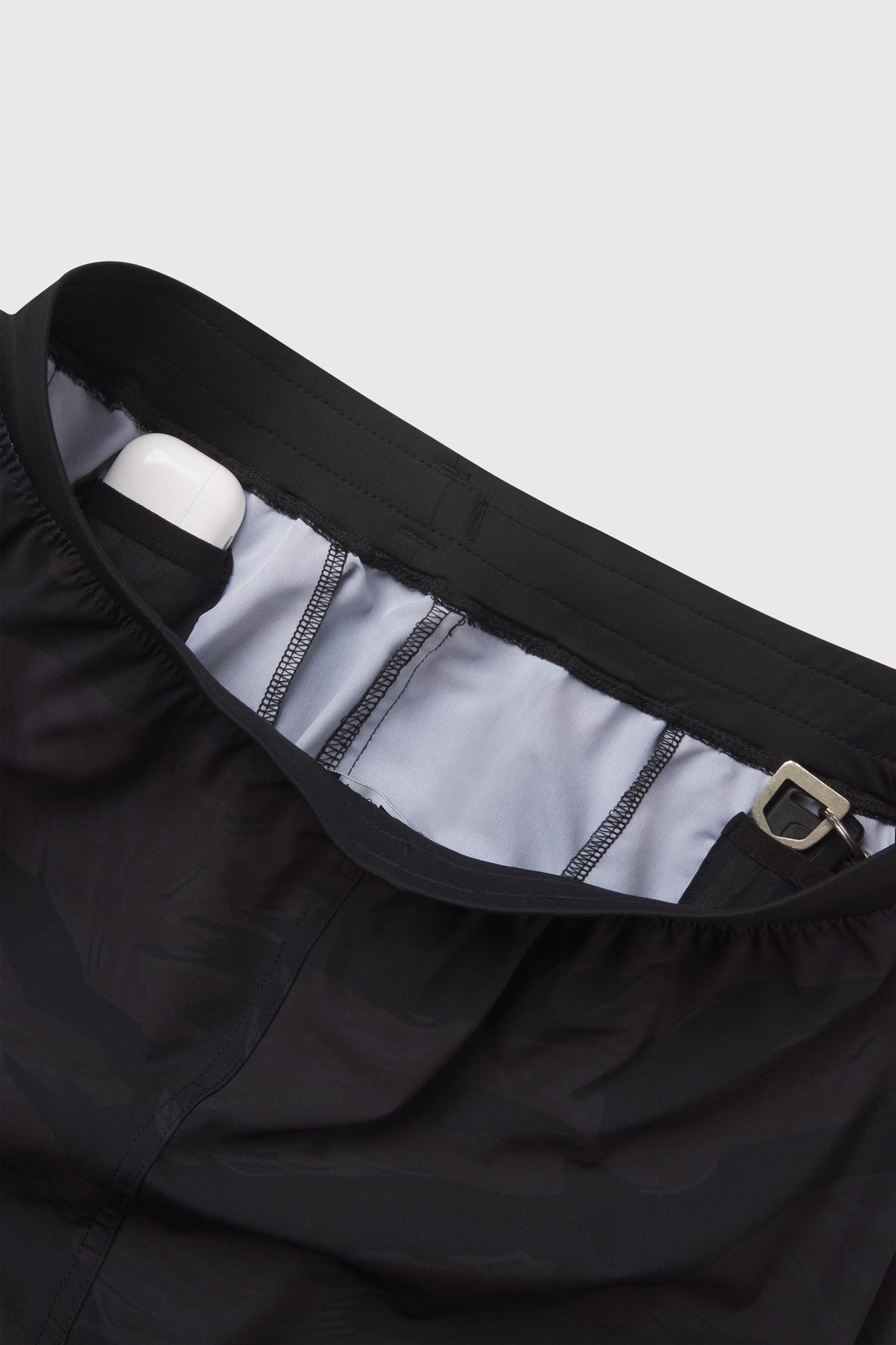 Rapid Short - Black Tiger Stripe - photo from interior pocket detail #color_black-tiger-stripe