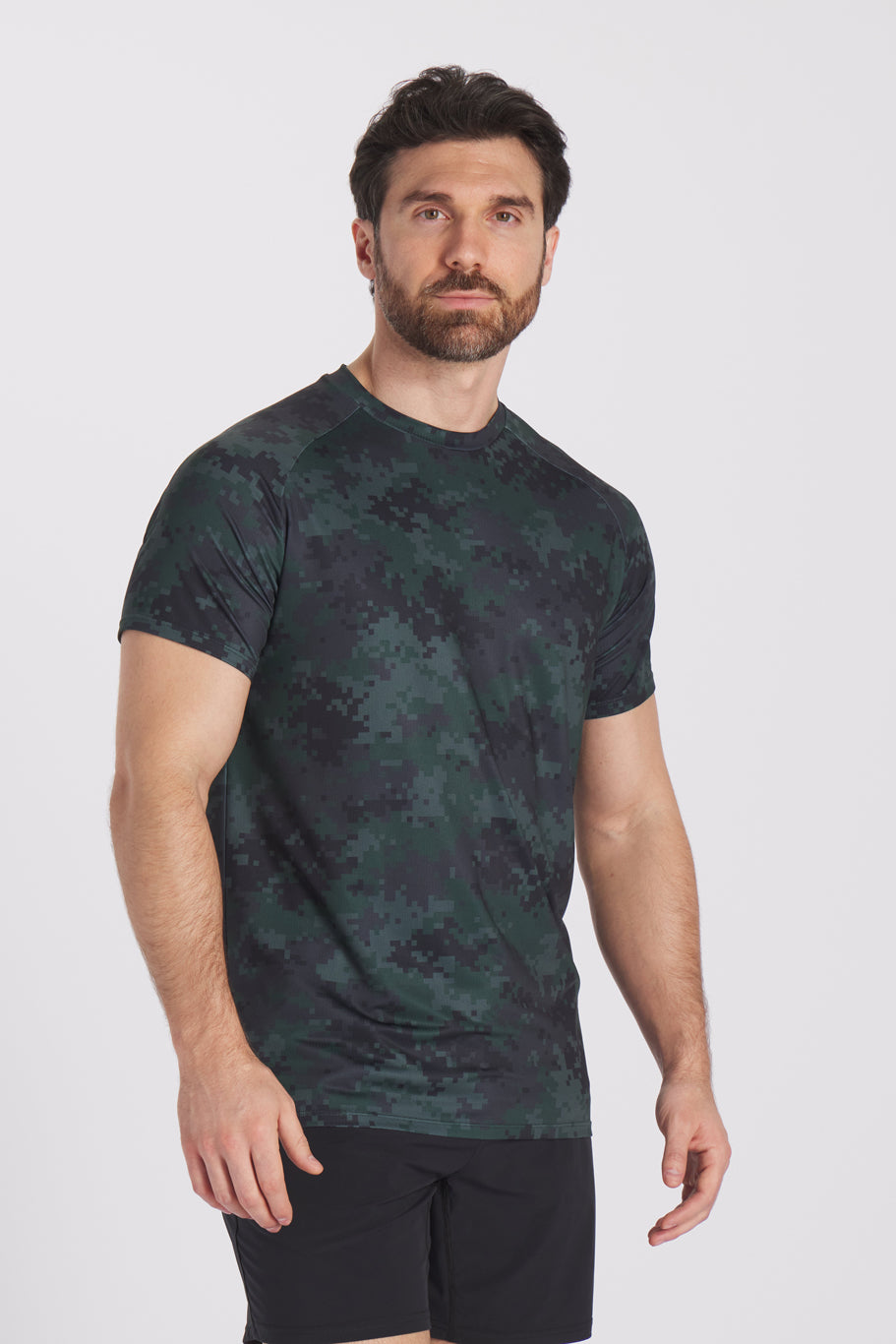Ultralight Tech Tee - Woodland - photo from front in focus #color_woodland
