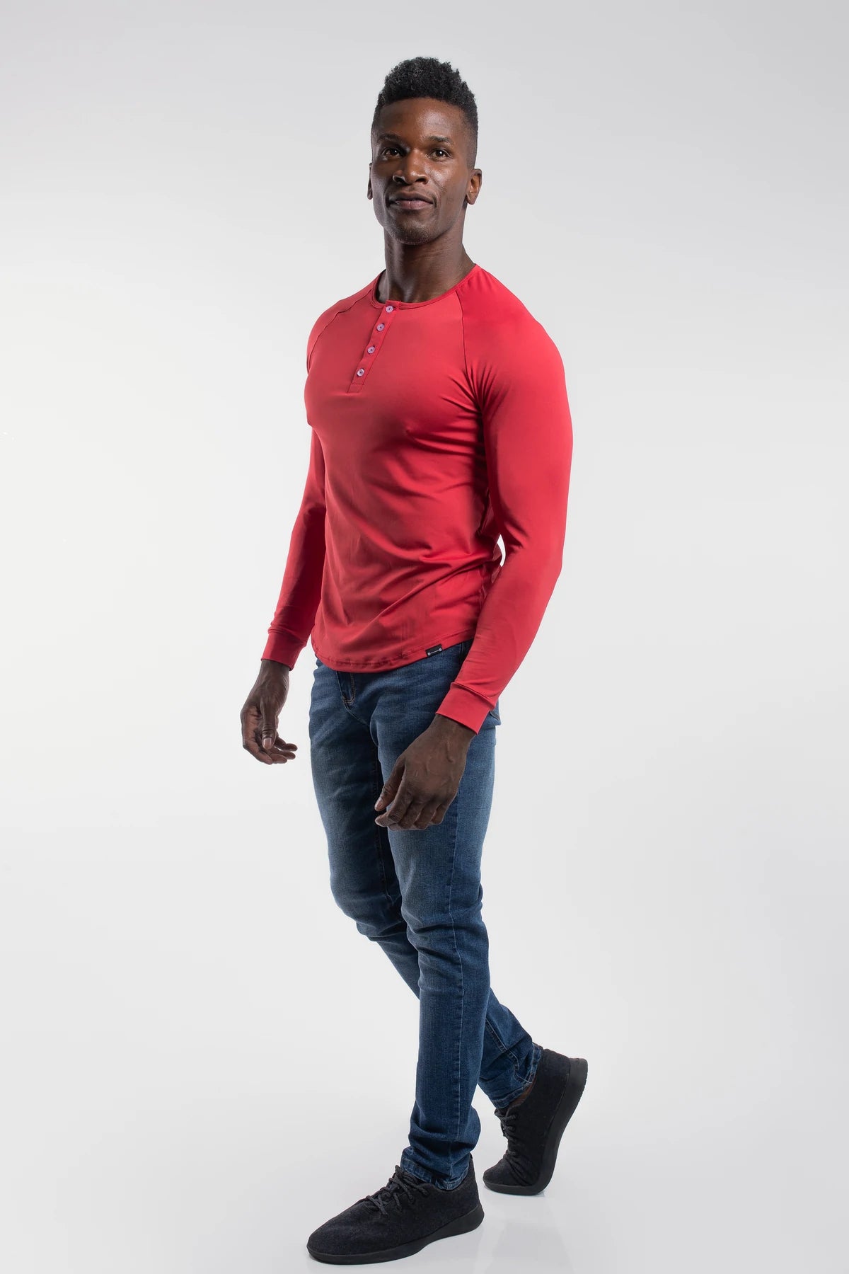 Scout Henley - Crimson - photo from front second angle #color_crimson