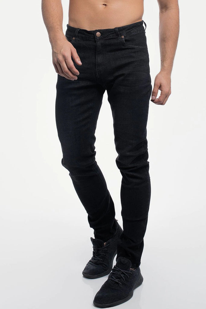 Straight Athletic Fit Jeans –