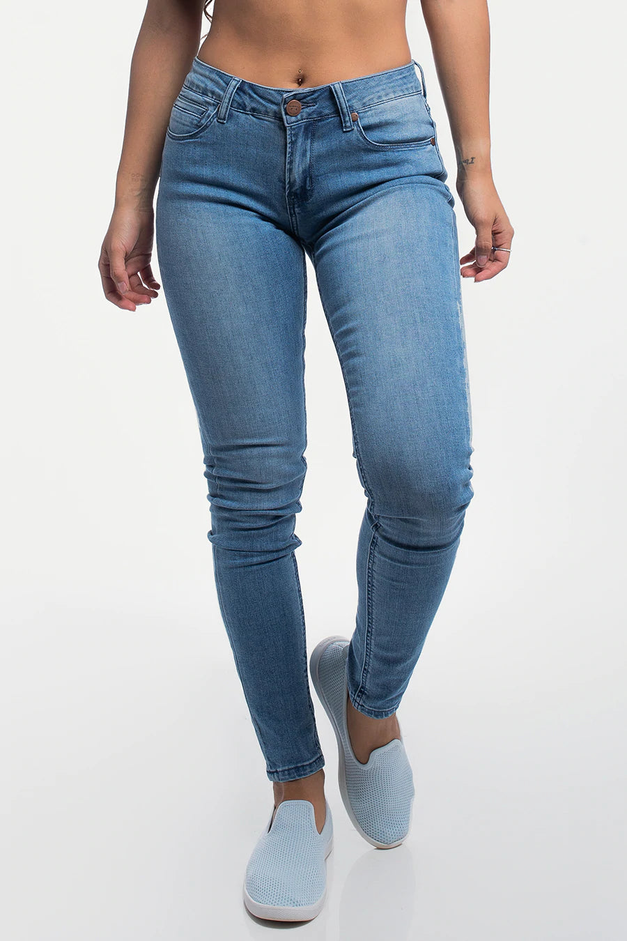 Barbell Womens Slim Athletic Fit Jeans- Light Wash - photo from front in focus #color_light-wash